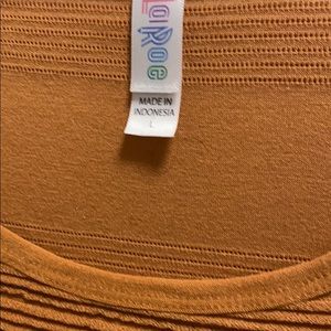 Ladies LULAROE Burnt Orange Ribbed Tee Lg
